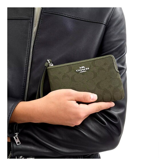 New Coach CW862 Corner Zip Wristlet Signature Jacquard Olive Drab - Picture 3 of 3